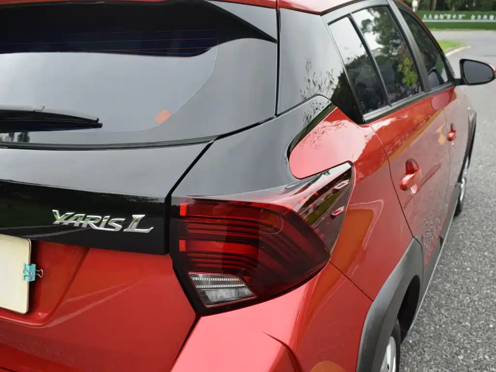 Toyota Yaris L 2021 — фото 10