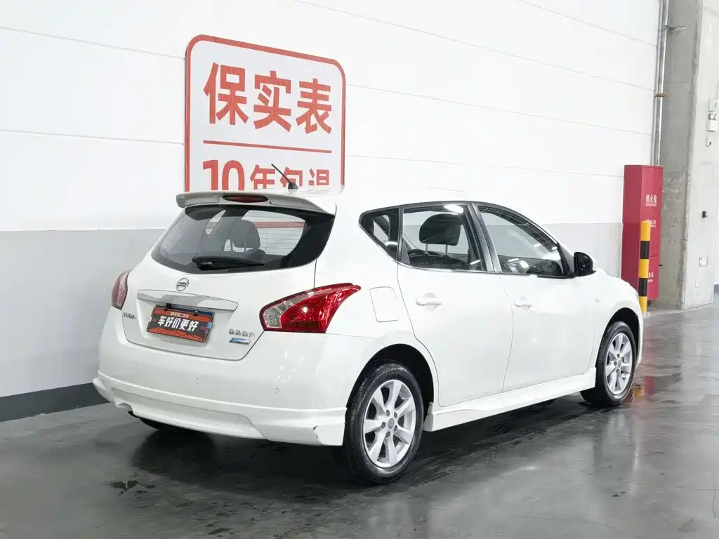 Nissan Tiida 2015