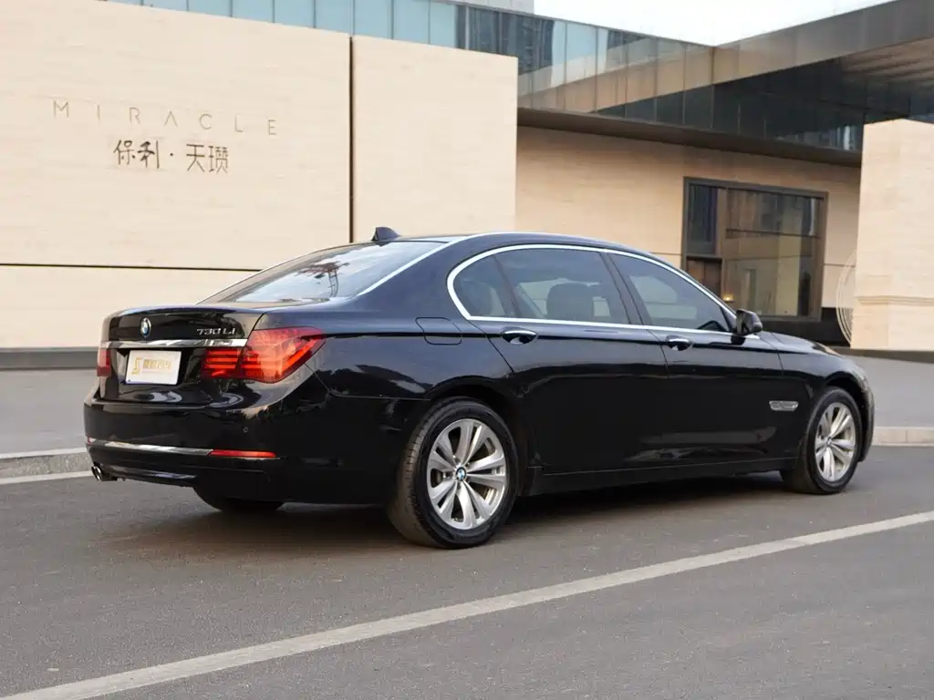 BMW 7 Series 2013 — фото 13