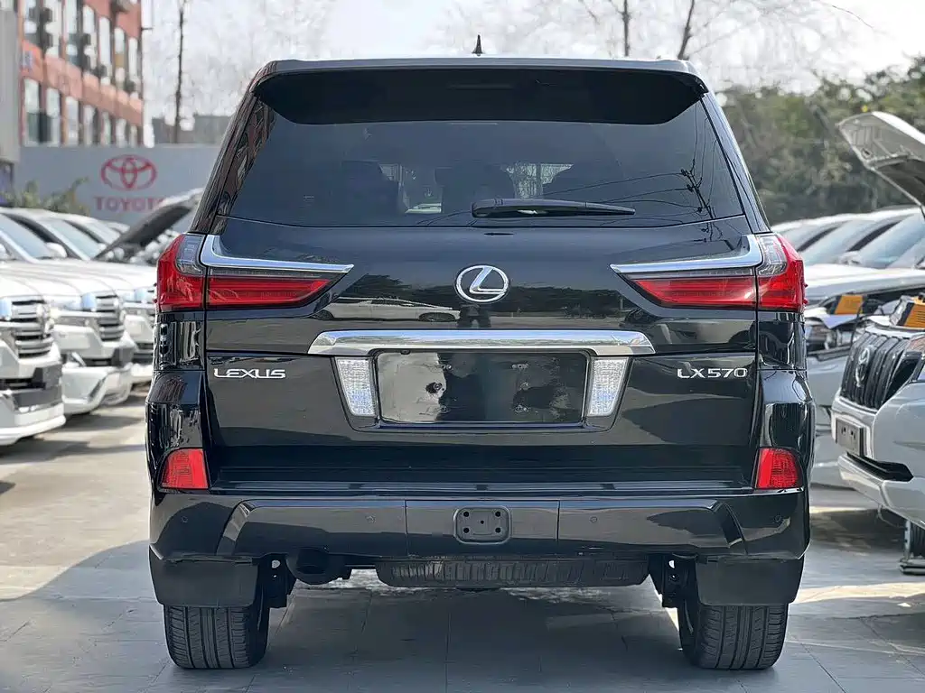 Lexus LX 2016 — фото 3
