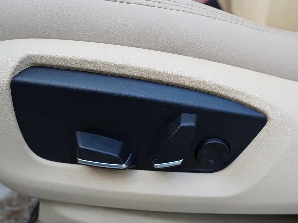 BMW 7 Series 2013 — фото 17