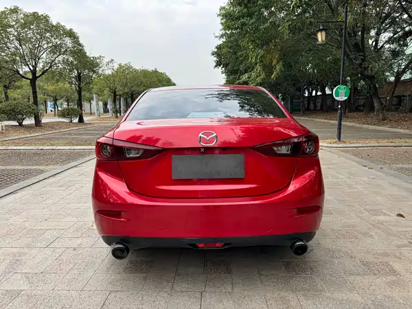 Mazda 3 Axela 2016