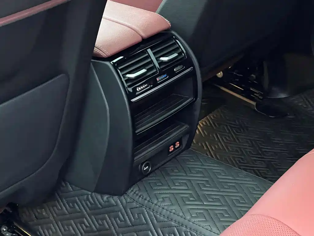 BMW 5 Series New Energy 2024 — фото 15