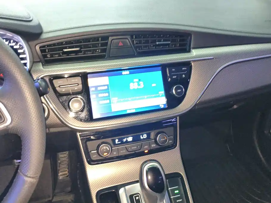 Geely Emgrand GS 2018 — фото 12