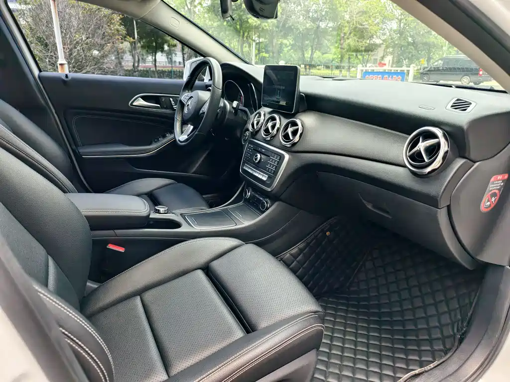 Mercedes-Benz GLA 2018 — фото 17