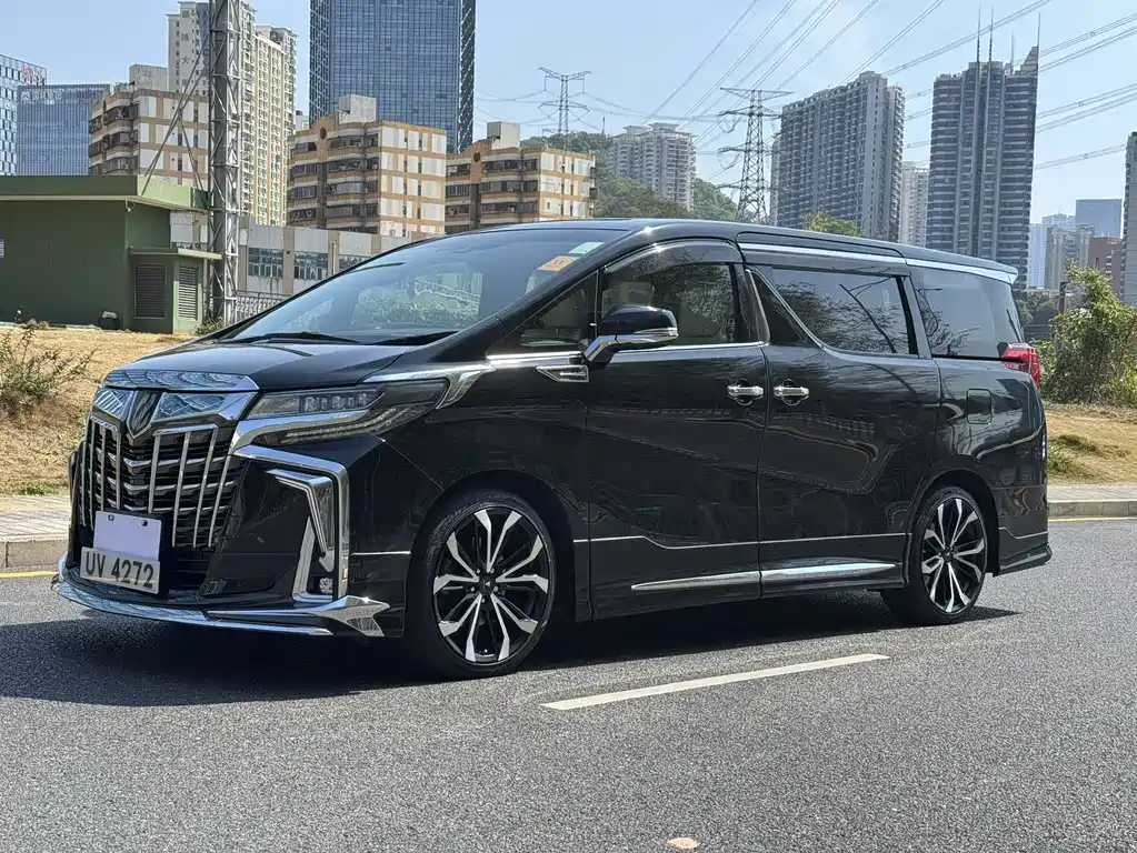Toyota Alphard 2026 — фото 1