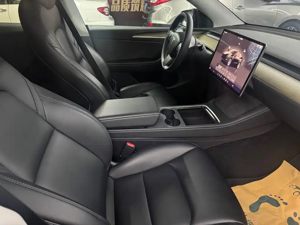 Tesla Model Y 2023 — фото 10