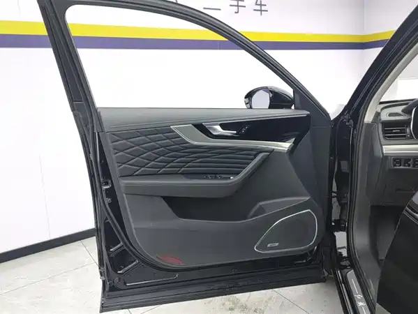 Hongqi HS5 2022