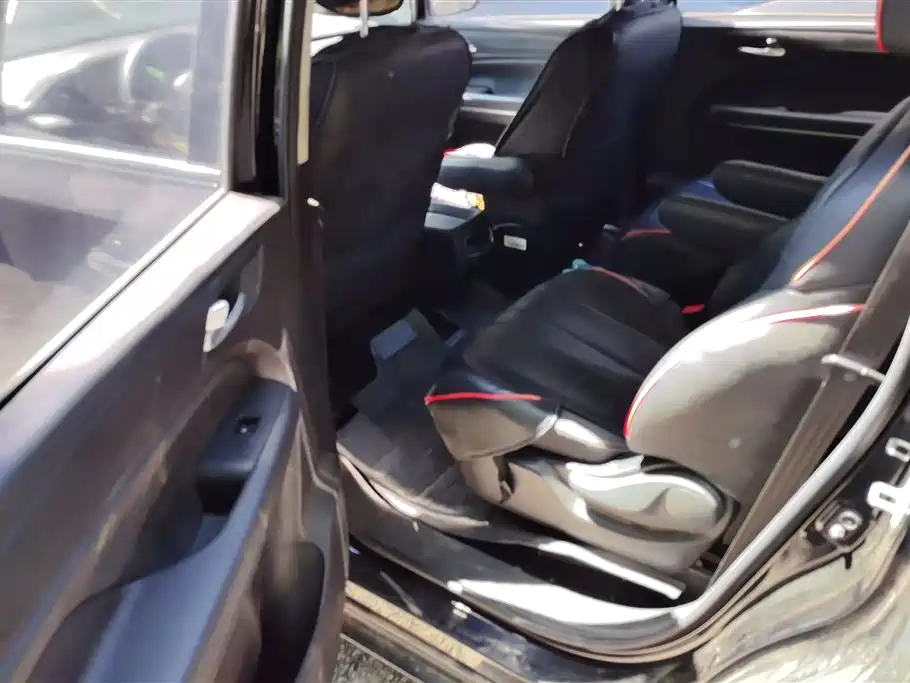 GAC Motor Trumpchi M6 2021 — фото 10