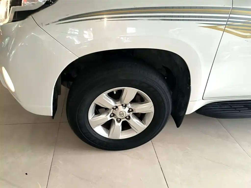 Toyota Prado 2015 — фото 23