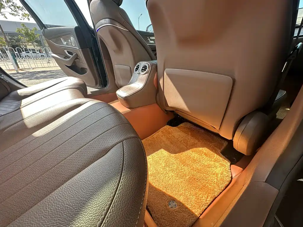 Mercedes-Benz E-Class 2023 — фото 31