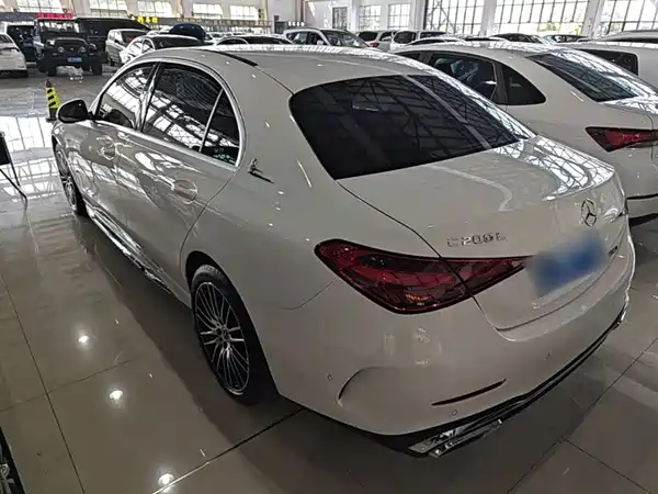 Mercedes-Benz C-Class 2024