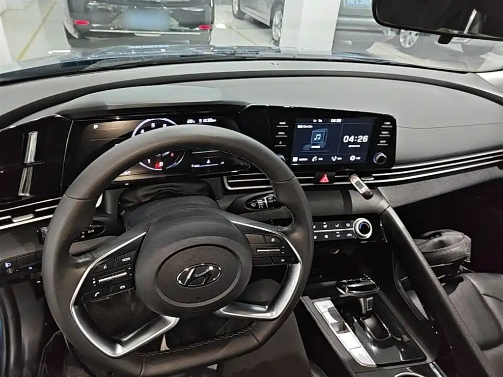 Hyundai Elantra 2021 — фото 10