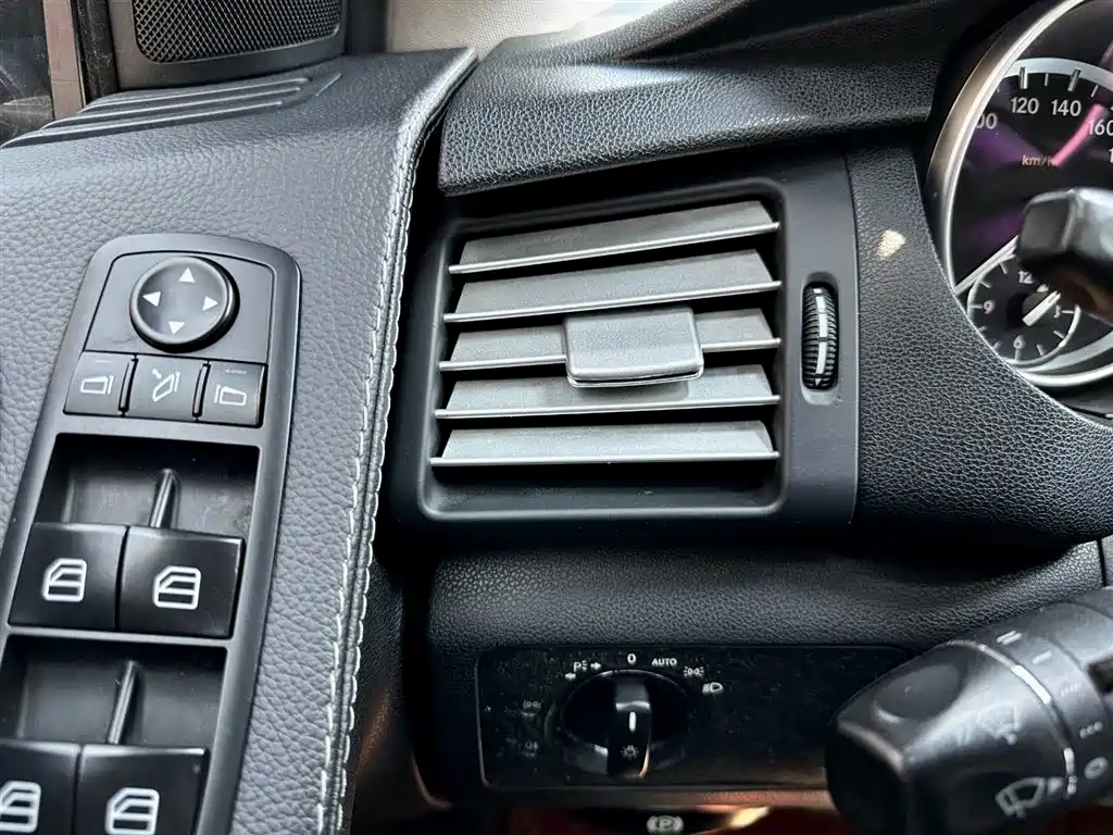 Mercedes-Benz R-Class 2015 — фото 23