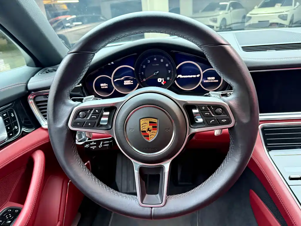 Porsche Panamera 2020 — фото 10