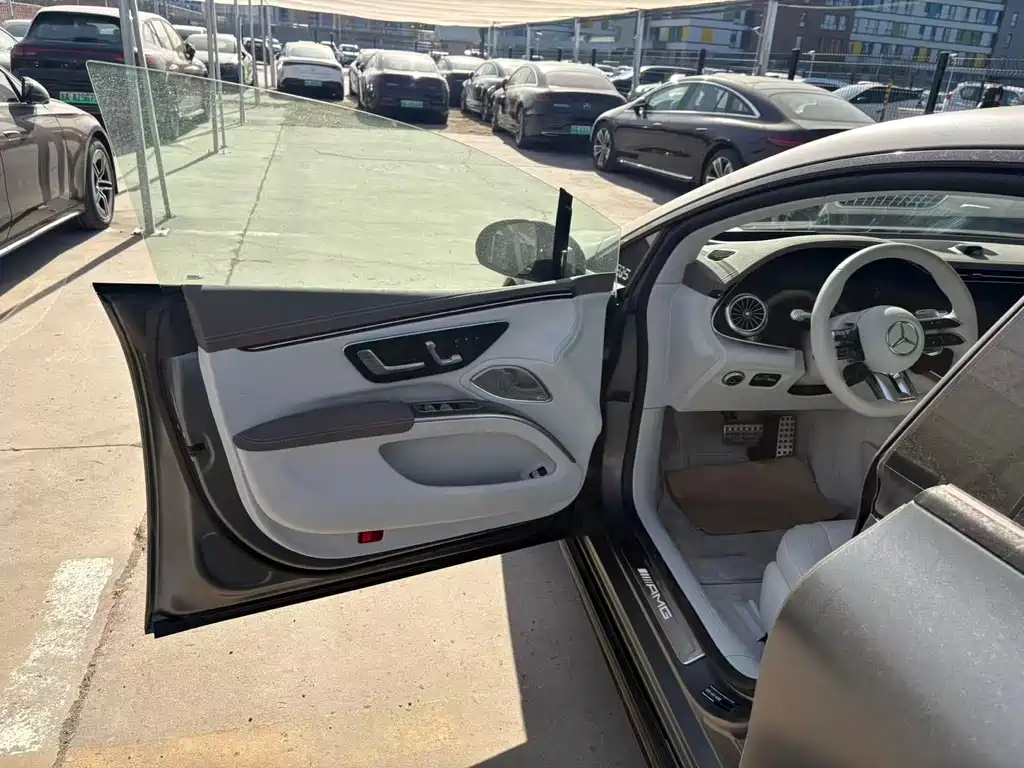 Mercedes-Benz EQS AMG 2025 — фото 5