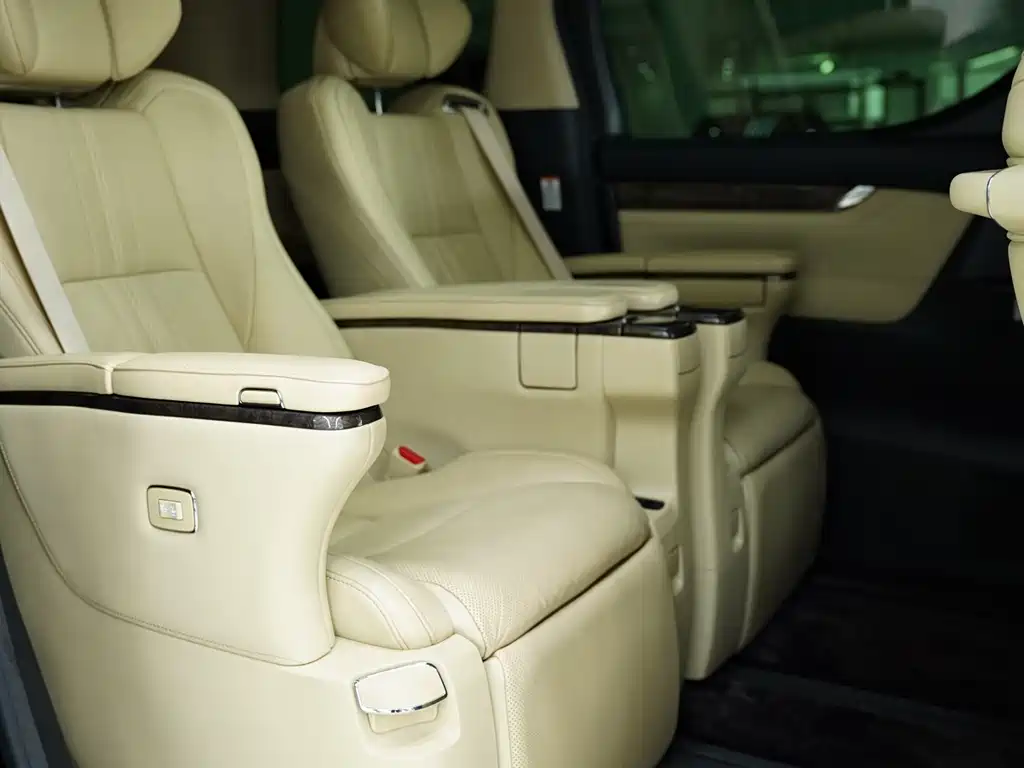 Toyota Vellfire 2020 — фото 14