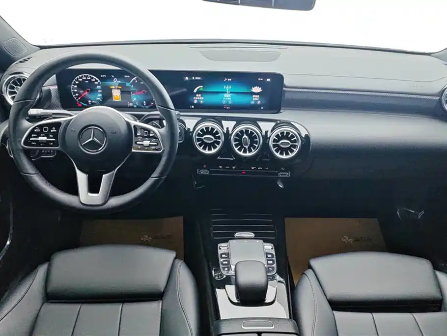 Mercedes-Benz A-Class 2020 — фото 12