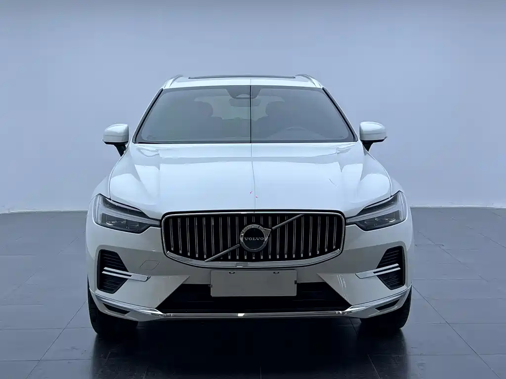 Volvo XC60 2023 — фото 2