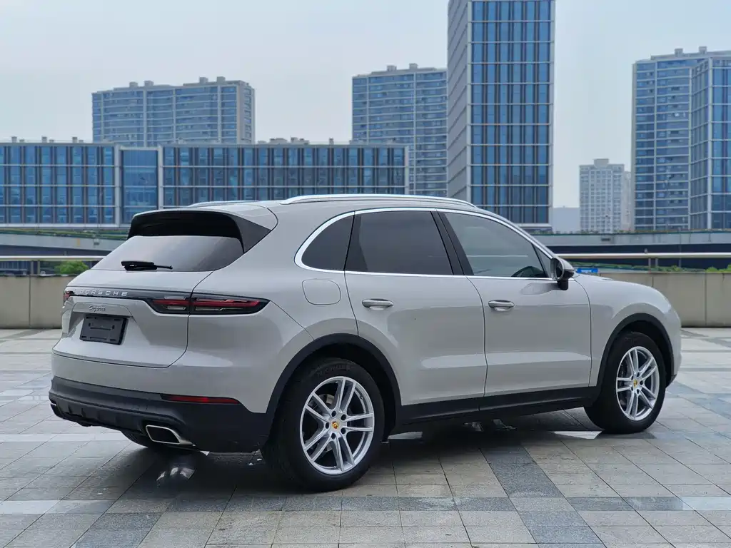 Porsche Cayenne 2018 — фото 13