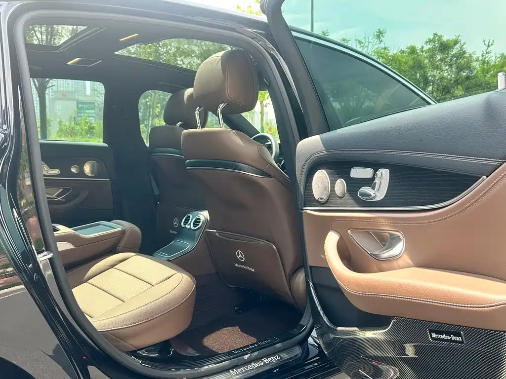 Mercedes-Benz E-Class 2023 — фото 10