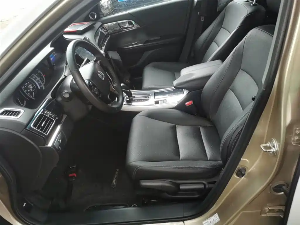 Honda Accord 2016 — фото 11
