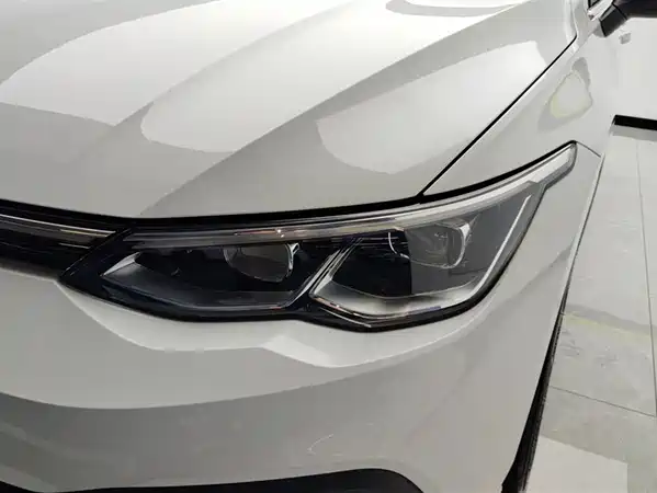 Volkswagen Golf 2021
