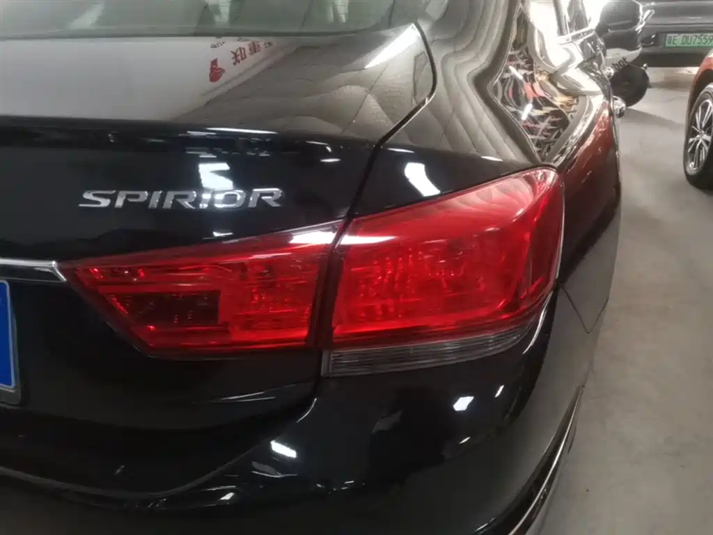 Honda Spirior 2015 — фото 8