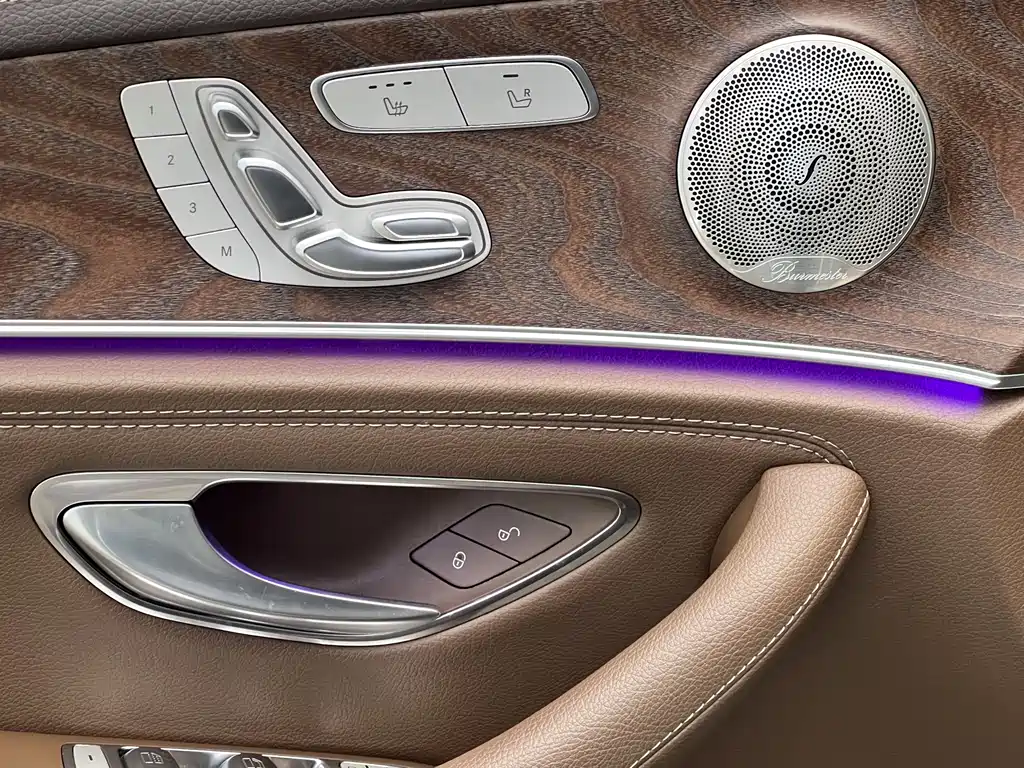 Mercedes-Benz E-Class 2023 — фото 12