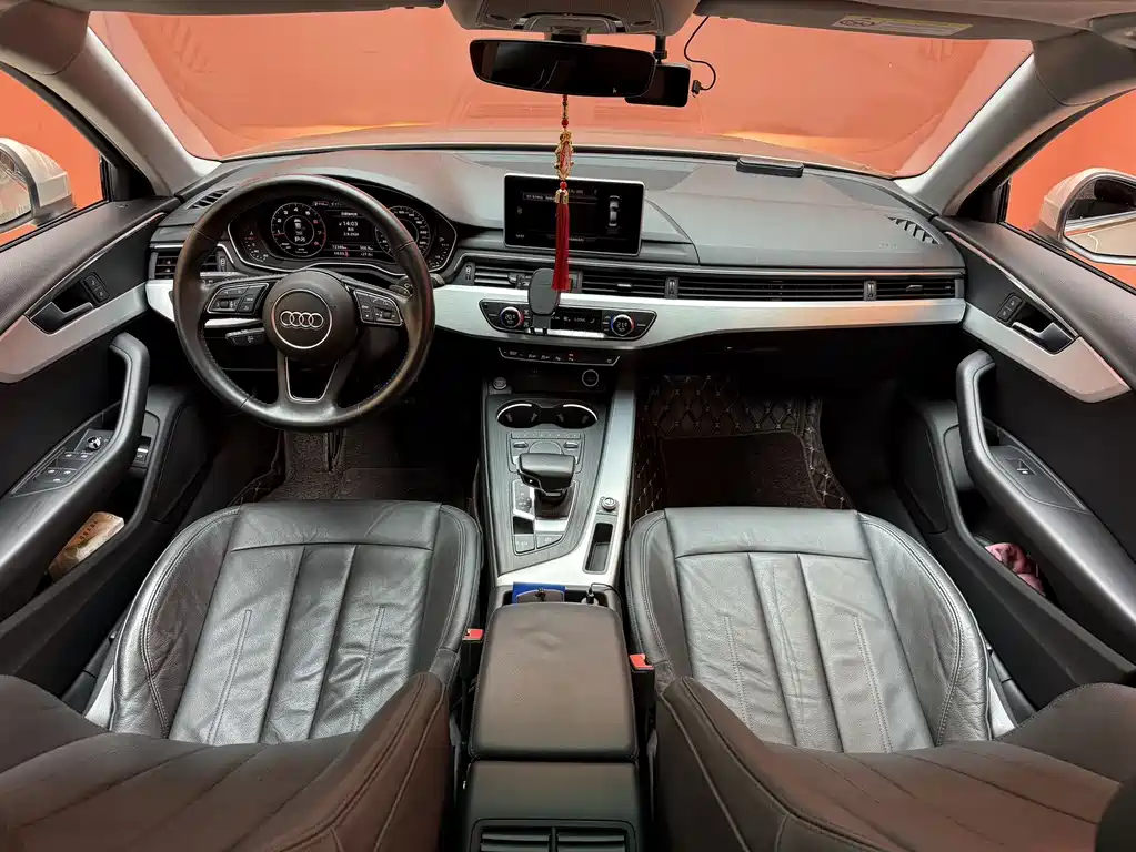 Audi A4L 2020