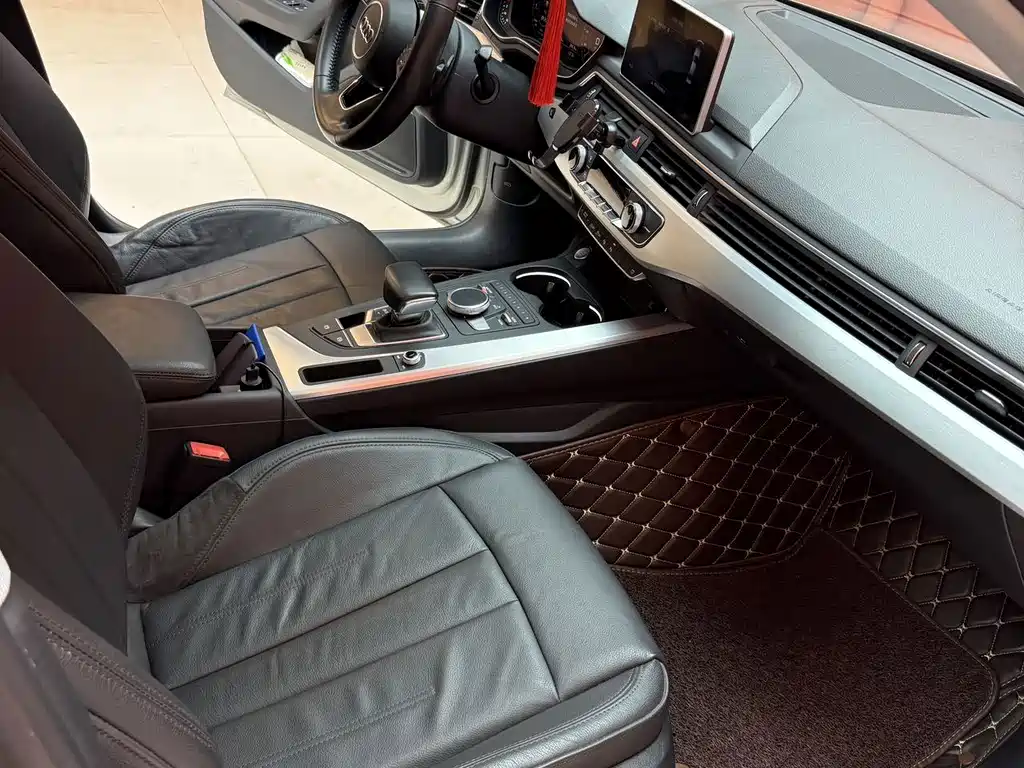 Audi A4L 2020