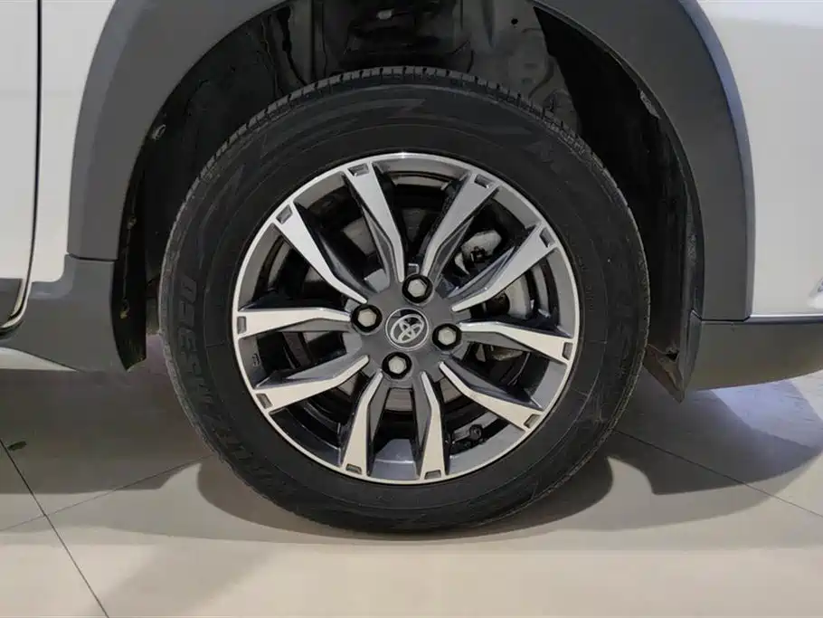 Toyota Yaris L 2021