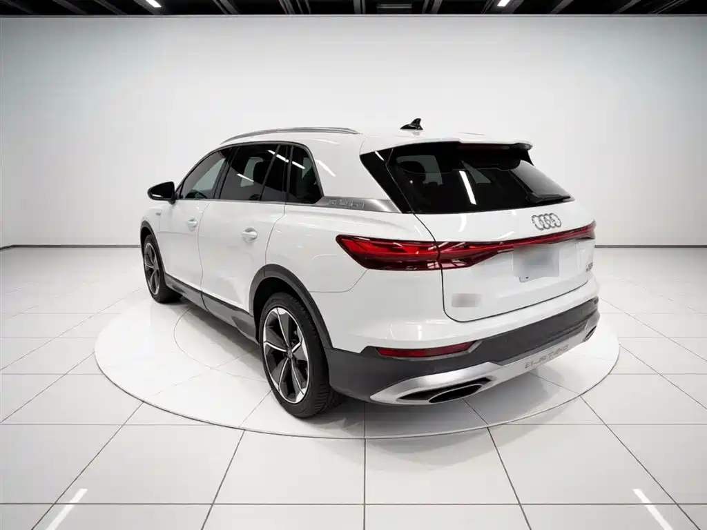 Audi Q5 e-tron 2022 — фото 5