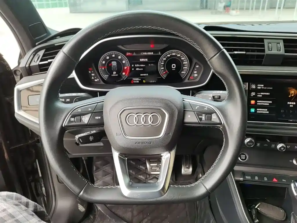 Audi Q3 2022 — фото 11