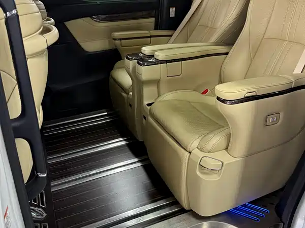Toyota Alphard 2020