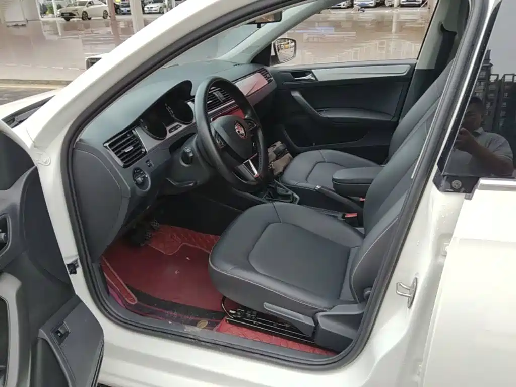 Skoda Rapid 2023 — фото 15