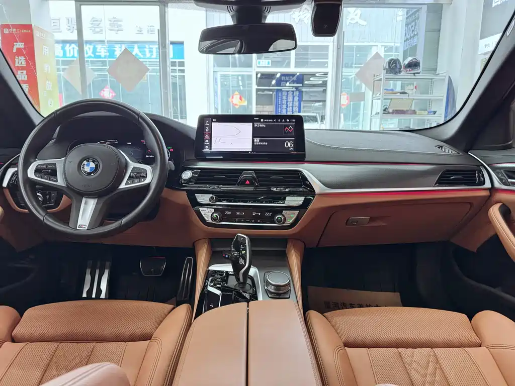 BMW 5 Series 2023 — фото 11