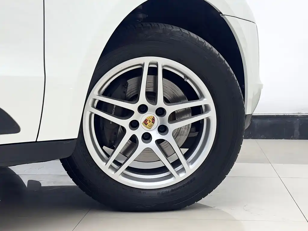 Porsche Macan 2022 — фото 11