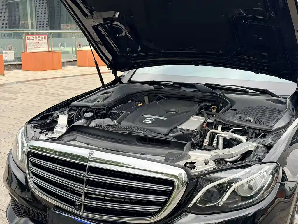 Mercedes-Benz E-Class 2018 — фото 26