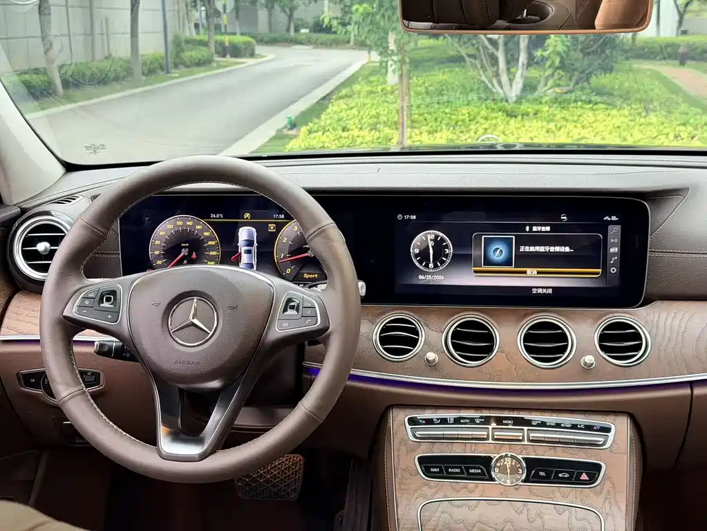 Mercedes-Benz E-Class 2018 — фото 9