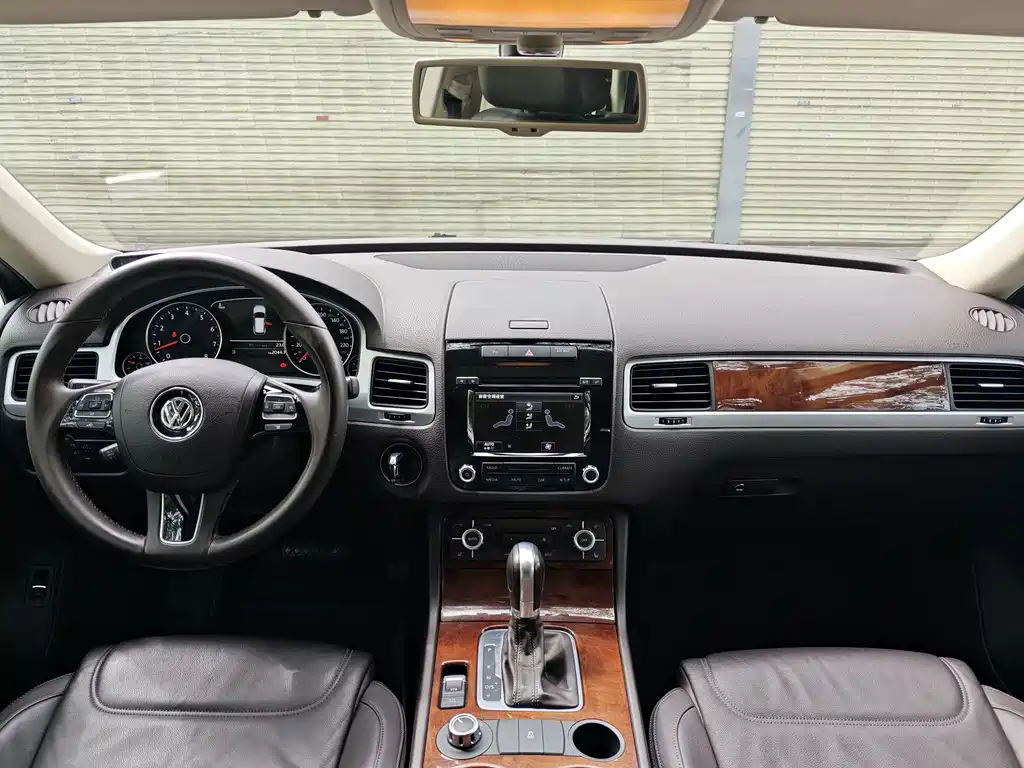 Volkswagen Touareg 2016 — фото 11