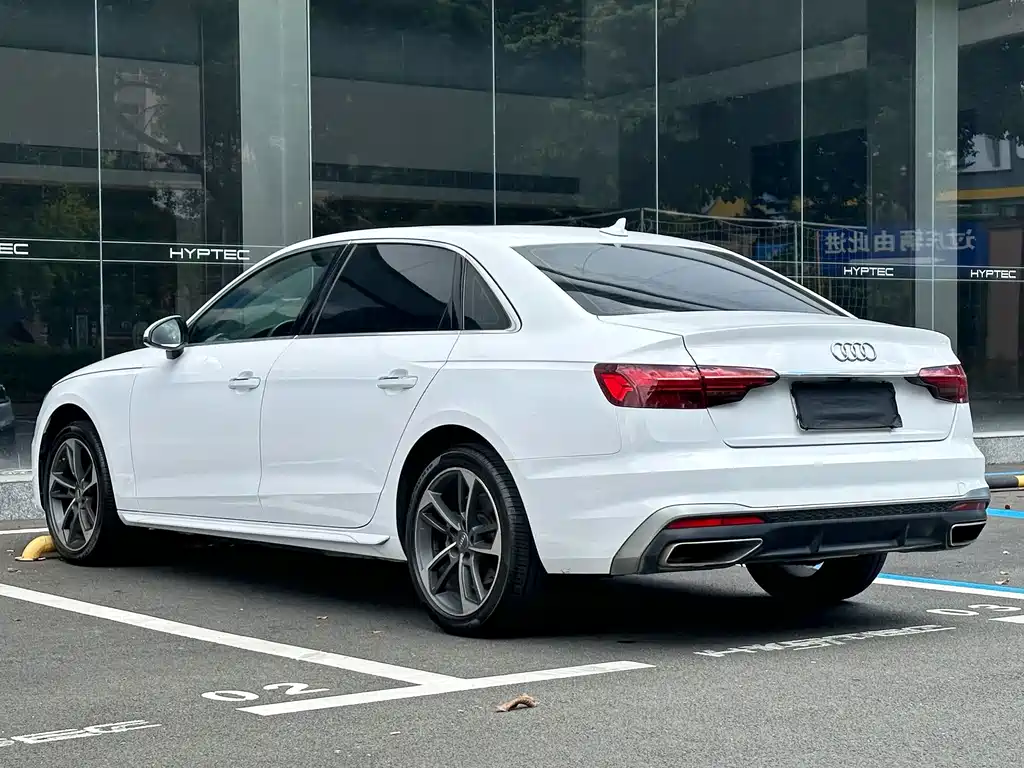 Audi A4L 2021 — фото 6