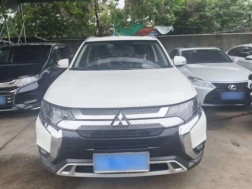 Mitsubishi Outlander 2020