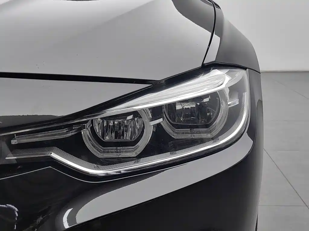 BMW 3 Series 2017 — фото 7