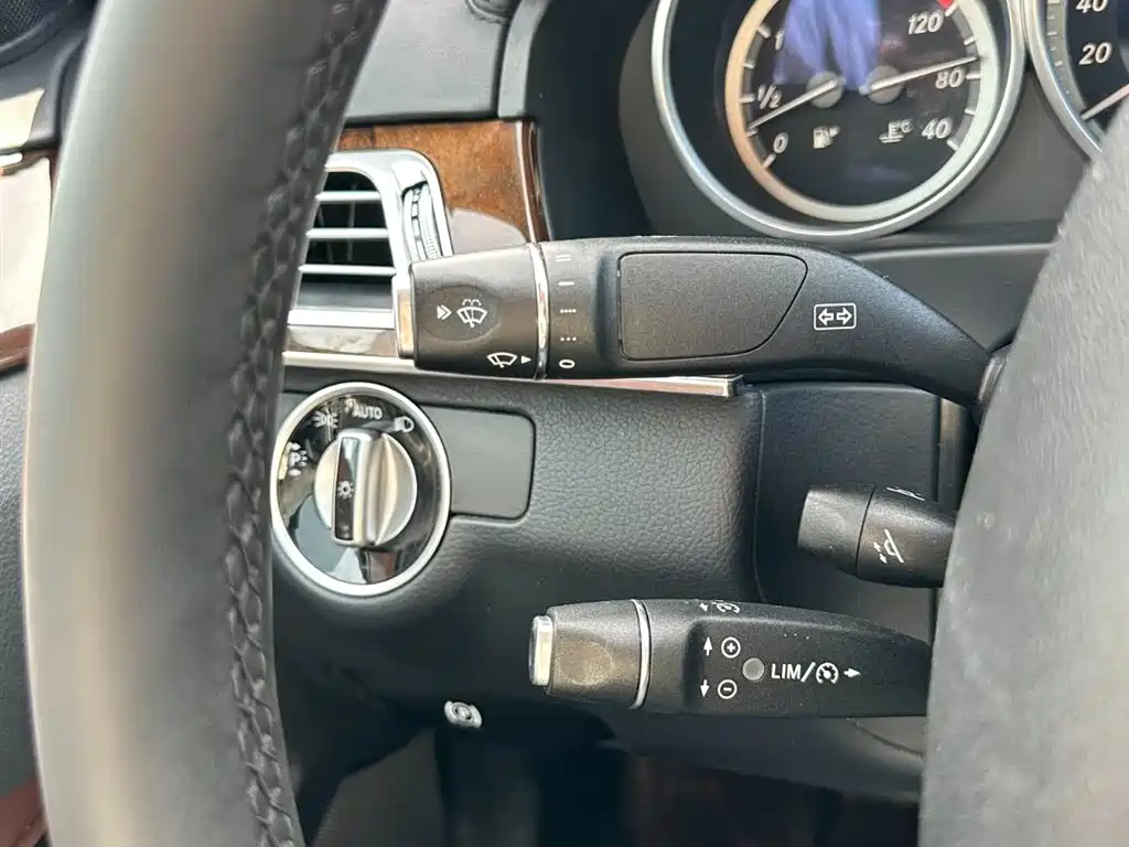 Mercedes-Benz E-Class 2015 — фото 21