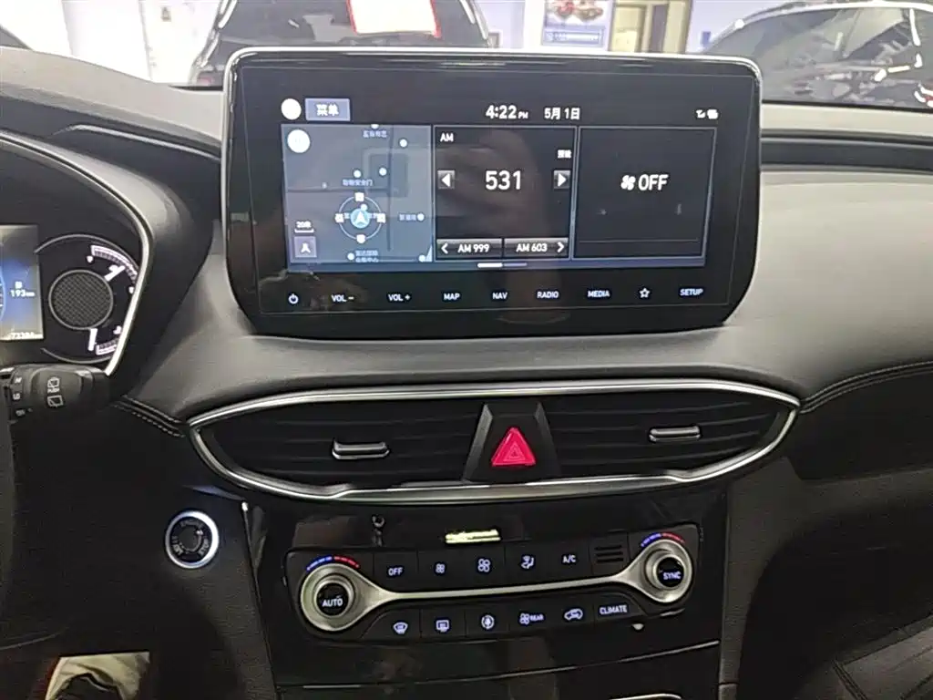 Hyundai Santa Fe 2019 — фото 13