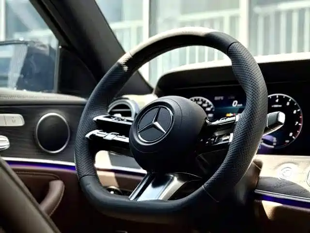 Mercedes-Benz E-Class 2023 — фото 7