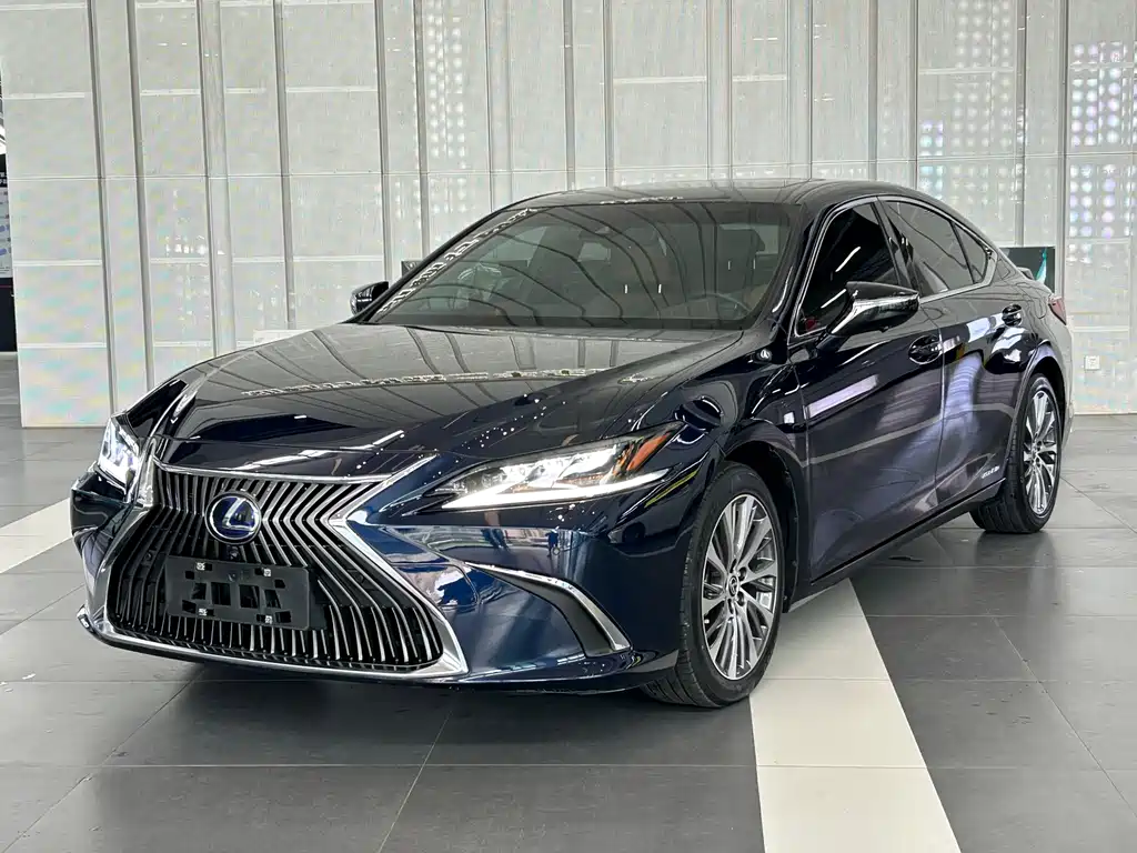 Lexus ES 2021