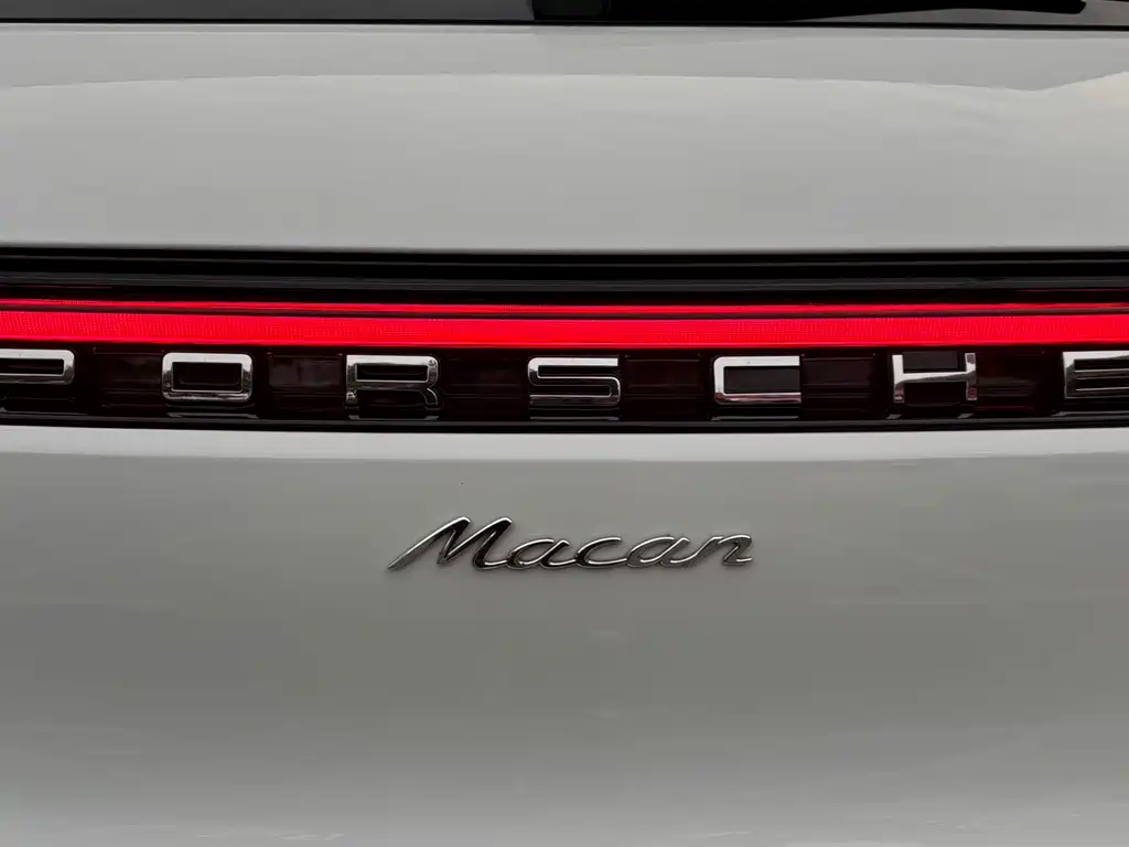 Porsche Macan 2023 — фото 19