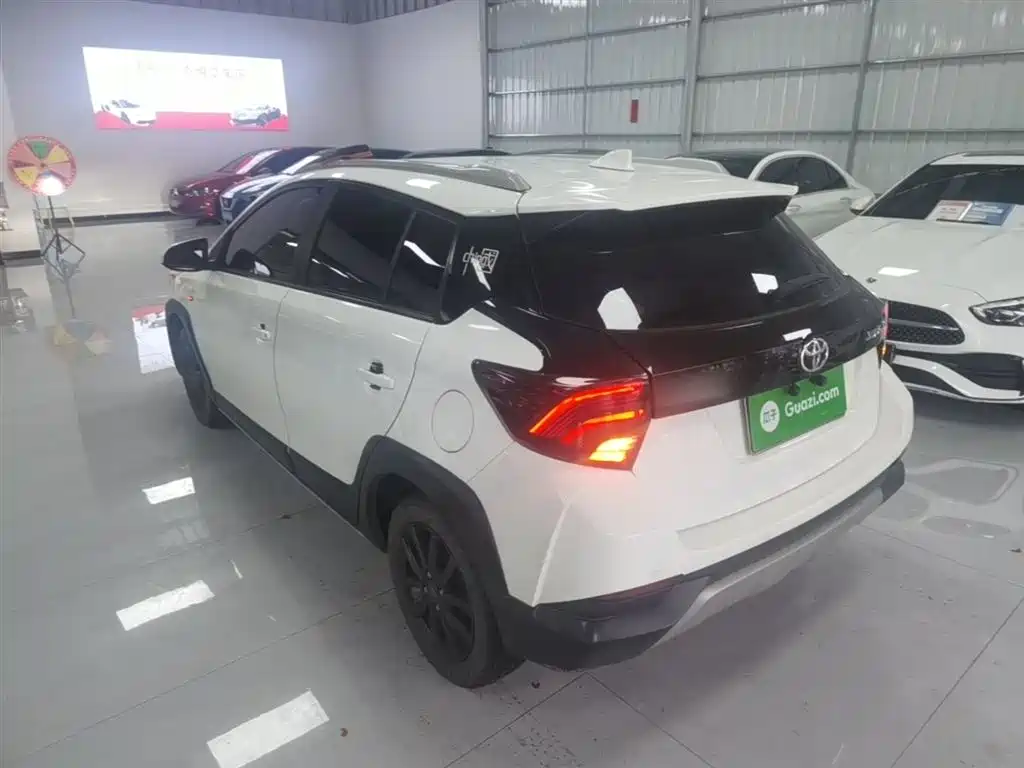 Toyota Yaris L 2020 — фото 5